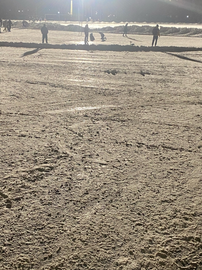 Гололед. Саратовец поскользнулся у стадиона «Волга» и сломал ногу