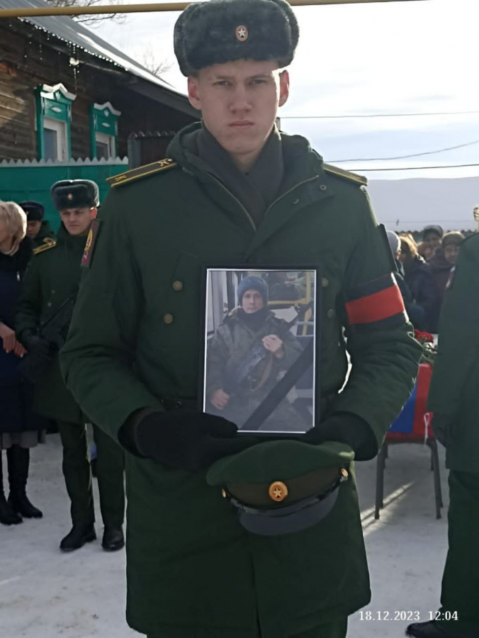 В СВО погиб боец из Духовницкого района Максим Сурков