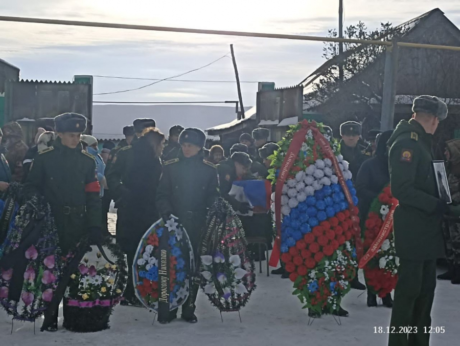 В СВО погиб боец из Духовницкого района Максим Сурков