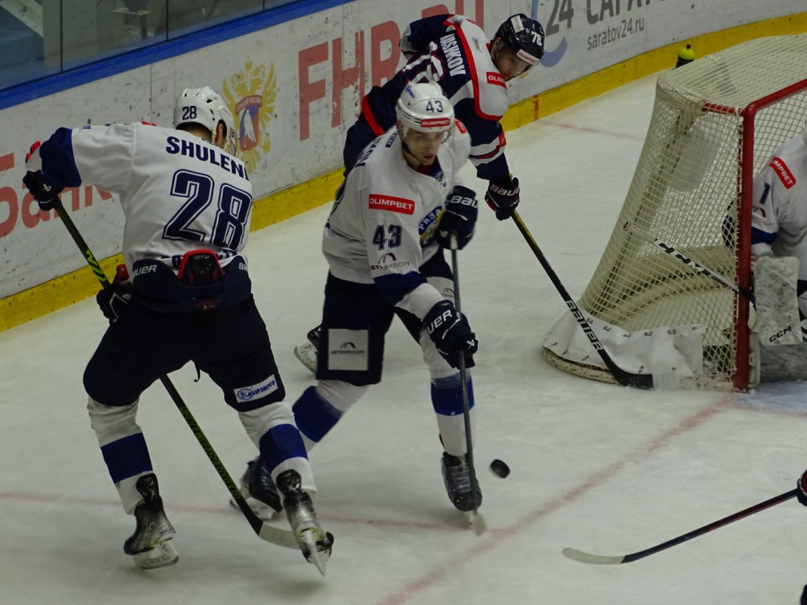 «Кристалл» проиграл рязанским «десантникам» в последнем домашнем матче