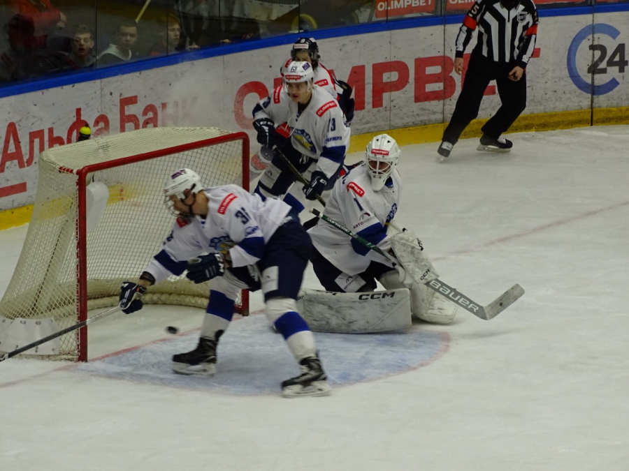 «Кристалл» проиграл рязанским «десантникам» в последнем домашнем матче