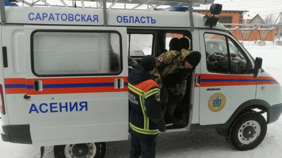 Под Пугачевом спасатели помогли мужчине с переохлаждением