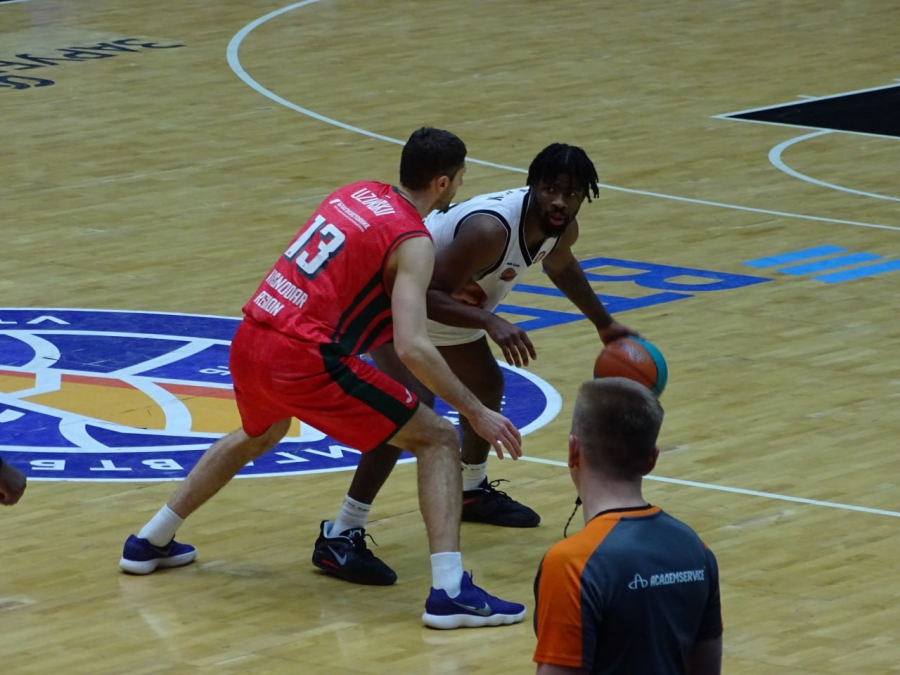 Баскетболисты «Автодора» упустили победу в домашнем матче