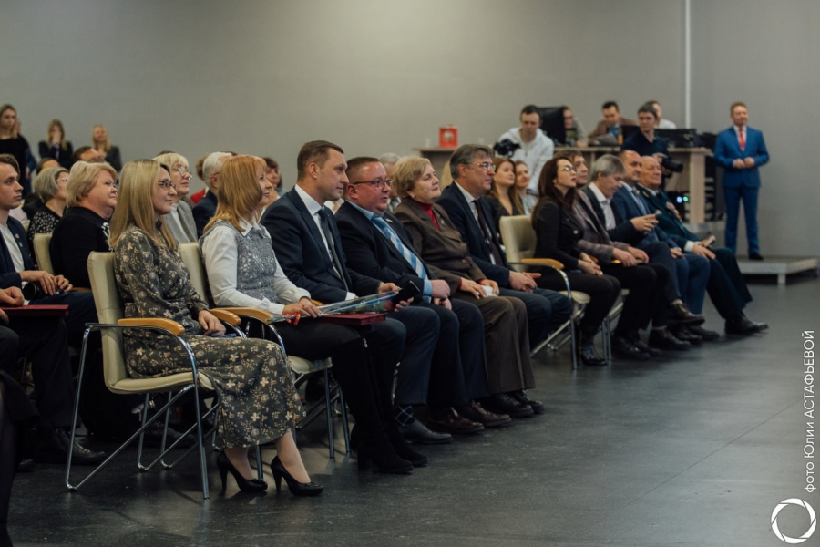 В Саратове в честь Дня российской печати наградили лучших журналистов