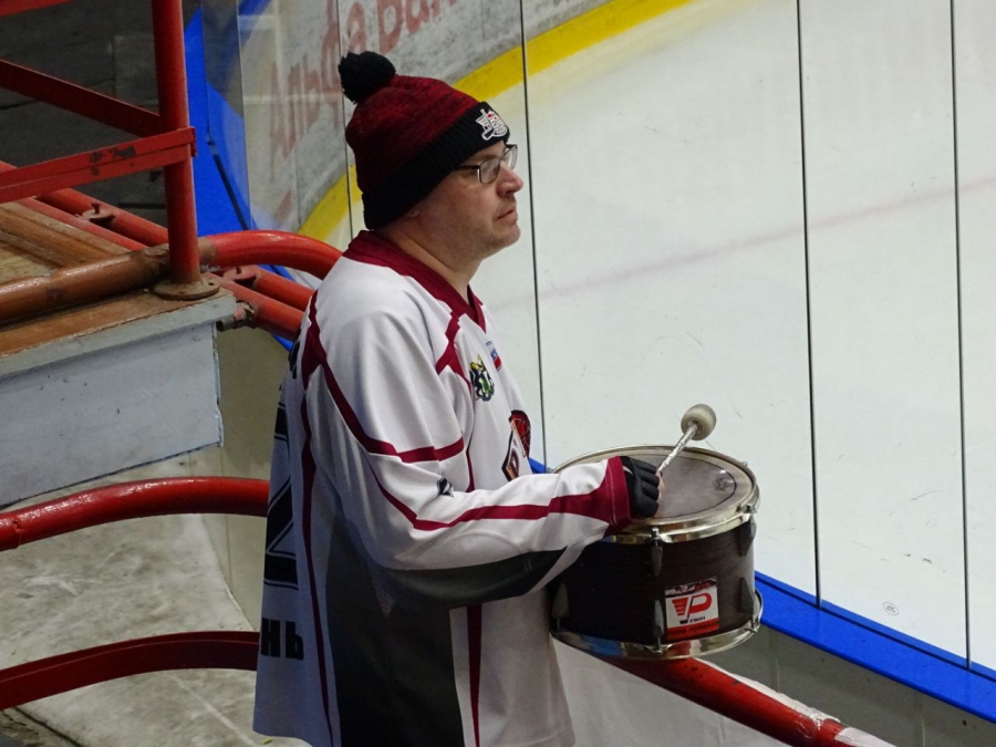 «Кристалл» проиграл первый домашний матч года