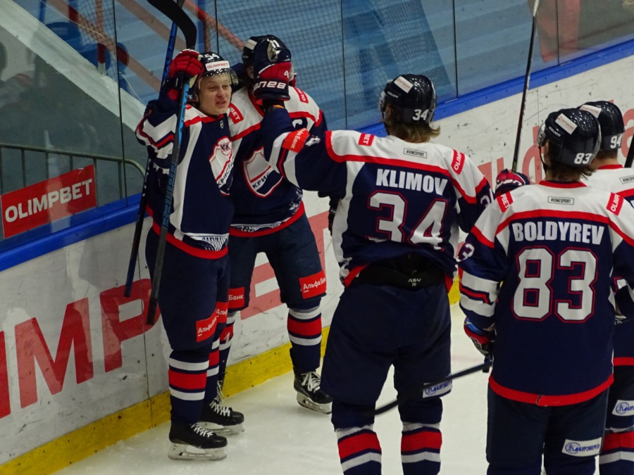 «Кристалл» дважды выходил вперед в матче с «Югрой» и проиграл