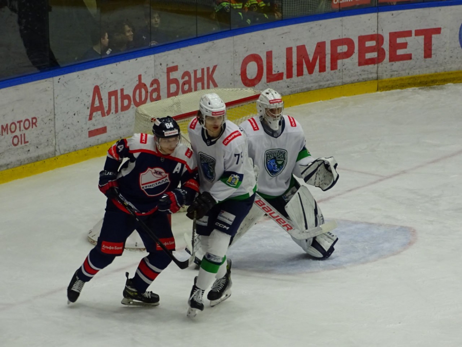 «Кристалл» дважды выходил вперед в матче с «Югрой» и проиграл