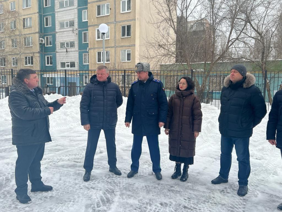 У пристройки к школе №5 нашли трещины и протечки: 8 кабинетов пришлось закрыть