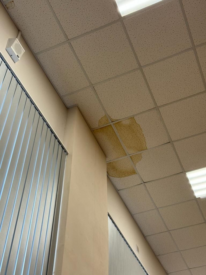 У пристройки к школе №5 нашли трещины и протечки: 8 кабинетов пришлось закрыть