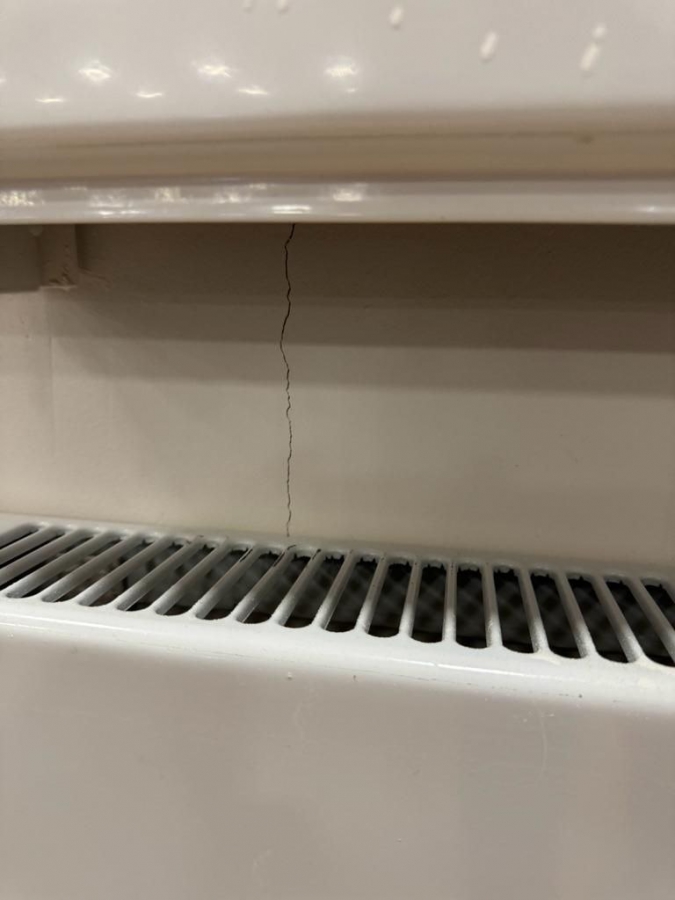 У пристройки к школе №5 нашли трещины и протечки: 8 кабинетов пришлось закрыть