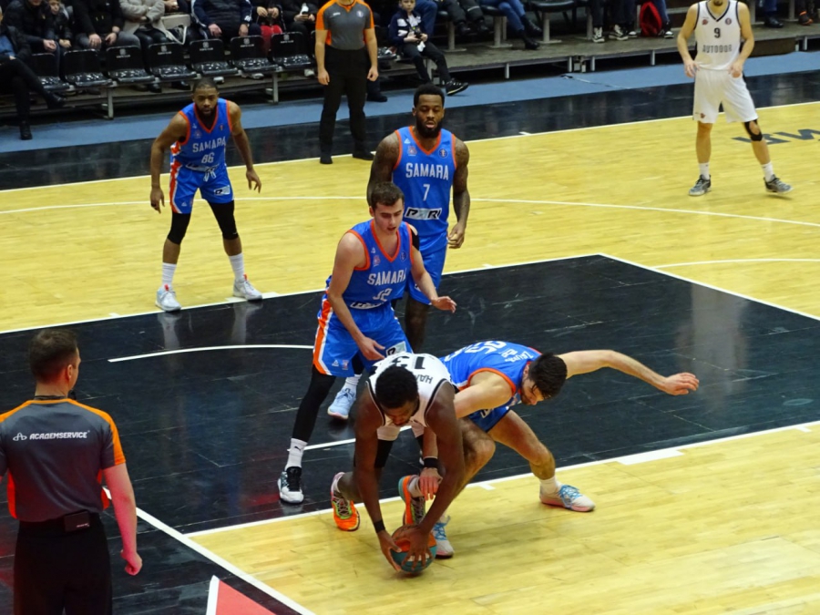 «Автодор» проиграл команде соседнего региона с разницей в 15 очков