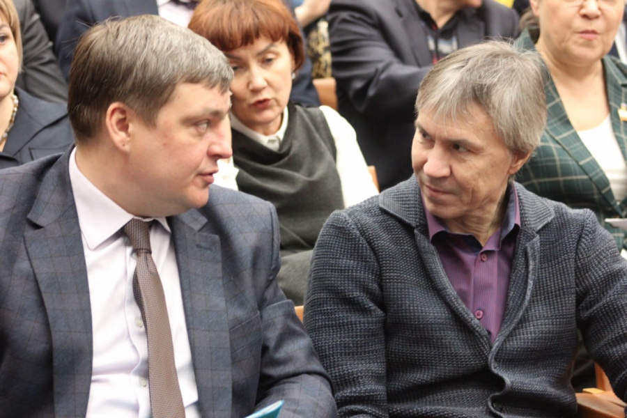 Каждый район Саратовской области получит новую коммунальную технику