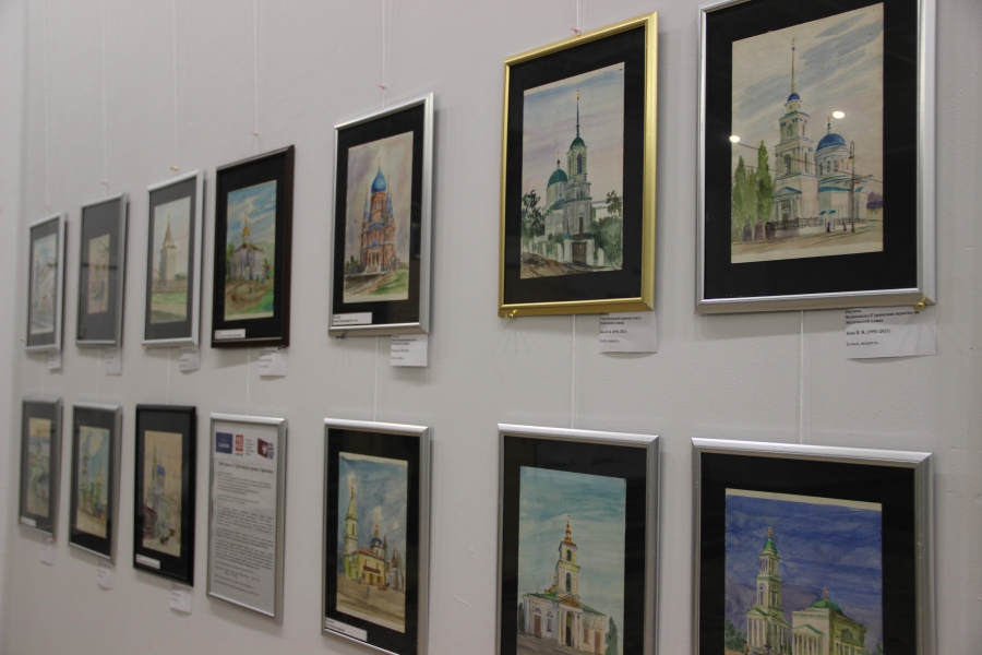 В бывшем кинотеатре «Победа» горожанам показали «Утраченные храмы Саратова»