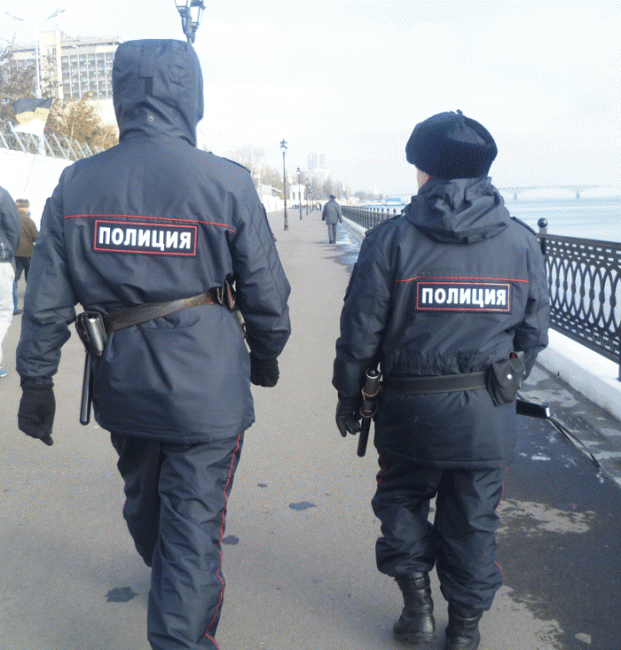 По набережной Саратова маршем прошли «остатки русских»