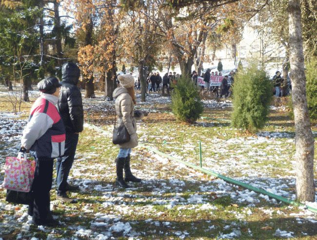 По набережной Саратова маршем прошли «остатки русских»