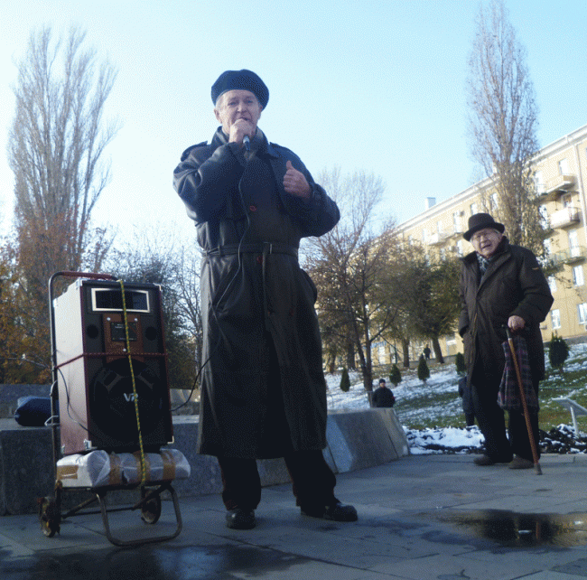 По набережной Саратова маршем прошли «остатки русских»