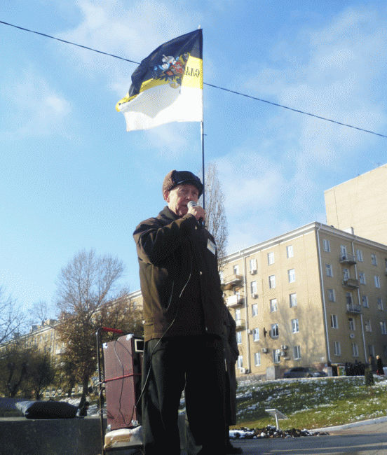 По набережной Саратова маршем прошли «остатки русских»