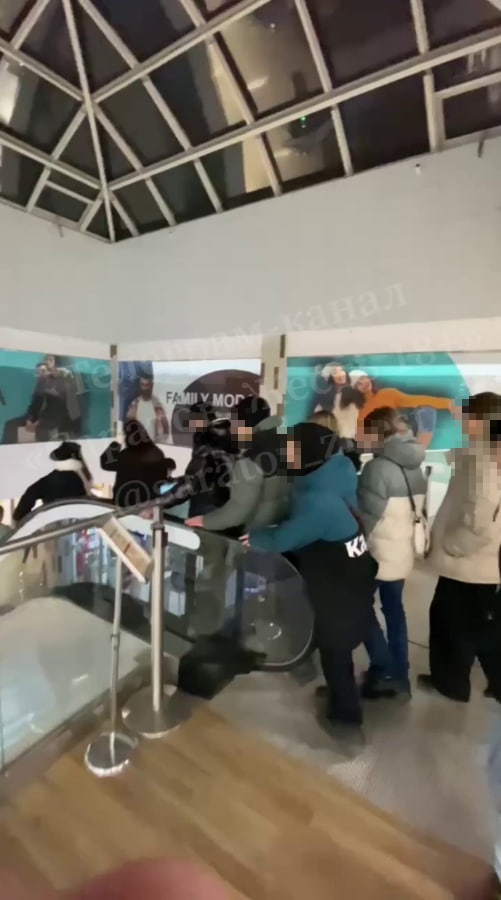 В Энгельсе у ТЦ «Облака» произошла массовая драка. Проводится проверка