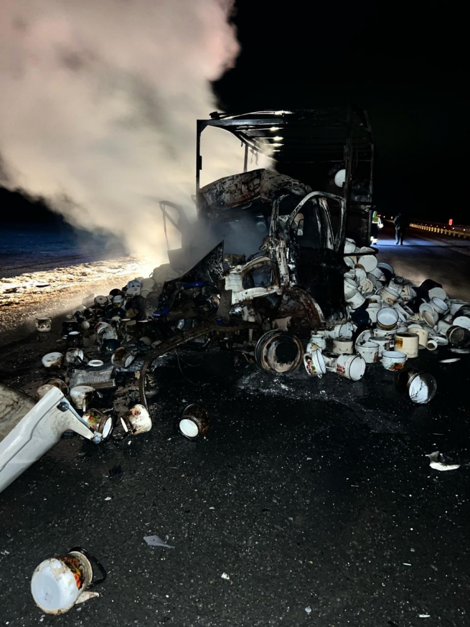 Под Балашовом после ДТП с фурой из полыхавшей «ГАЗели» вывалились кастрюли