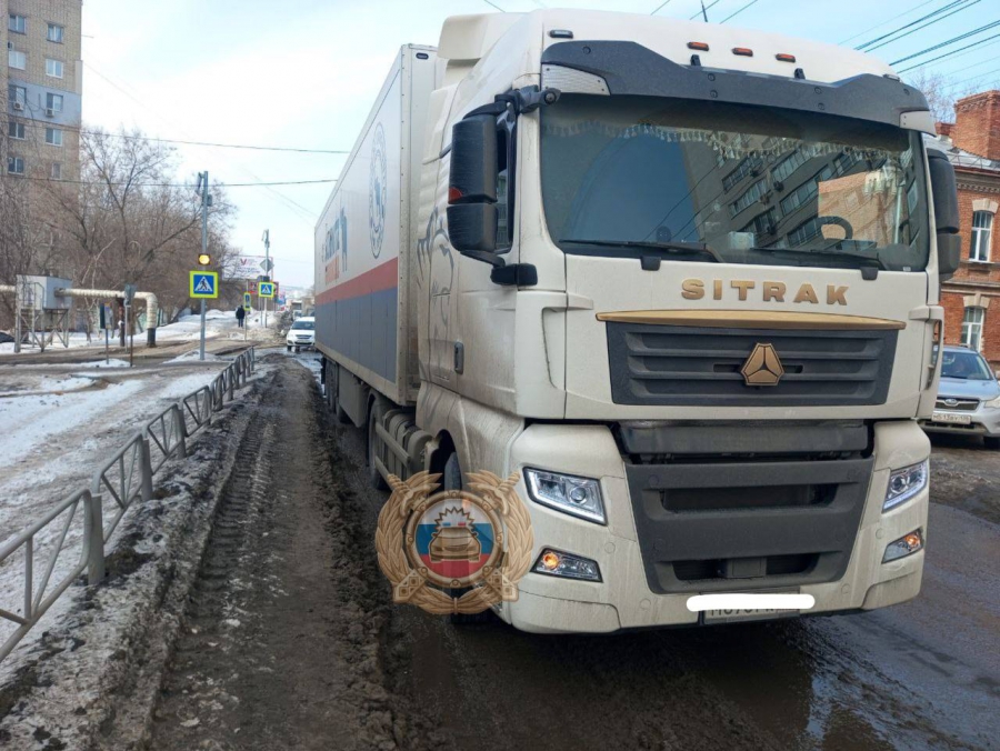 На Навашина фура «Ситрак» сбила мужчину