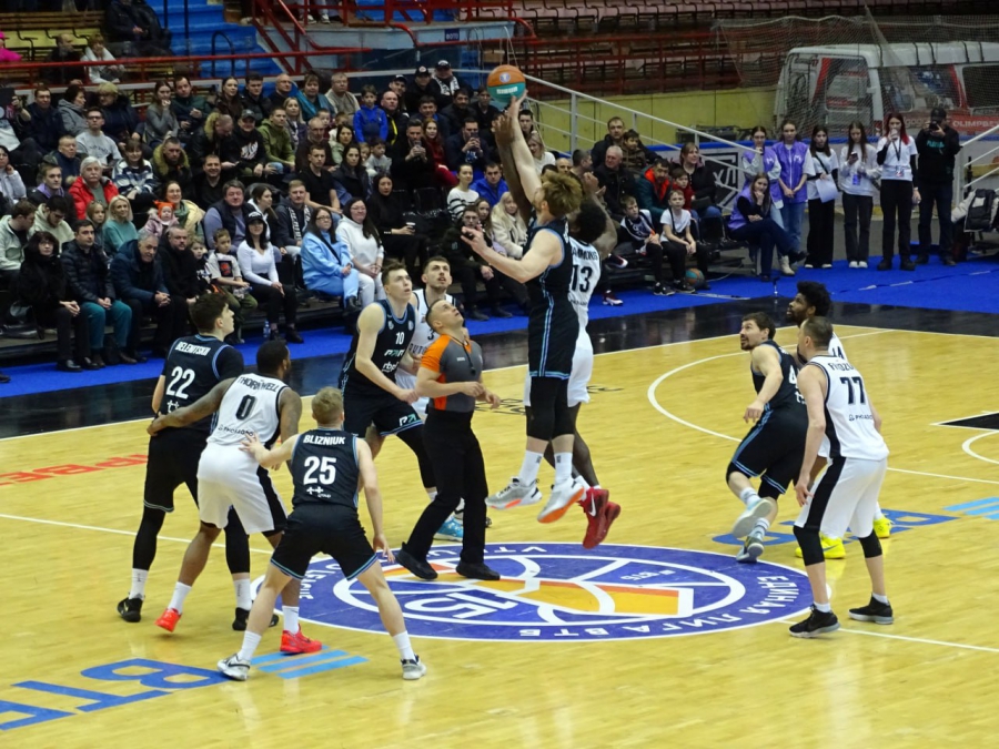 Баскетболисты «Автодора» выиграли 6-й матч подряд