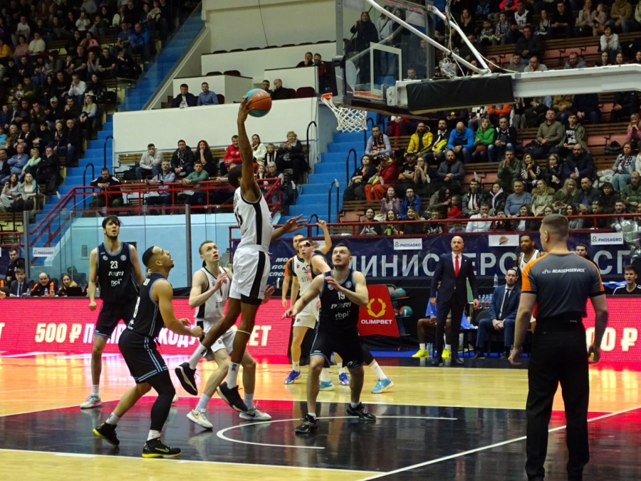 Баскетболисты «Автодора» выиграли 6-й матч подряд