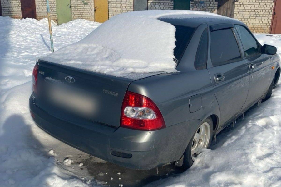 Под Вольском мать двух детей может лишиться «Приоры» из-за невыплаты алиментов
