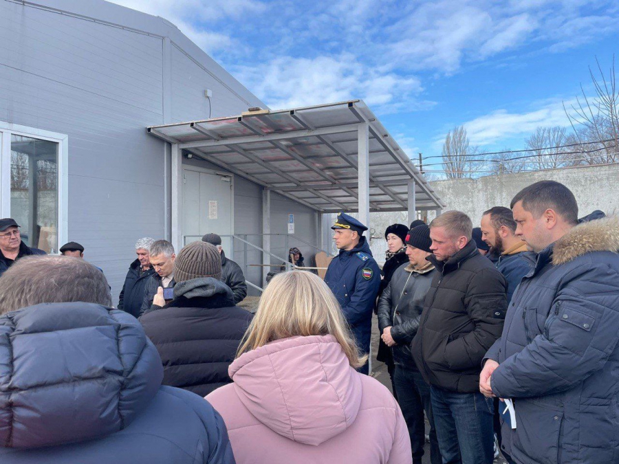 В Волжском районе проверят нарушение прав сотрудников службы благоустройства