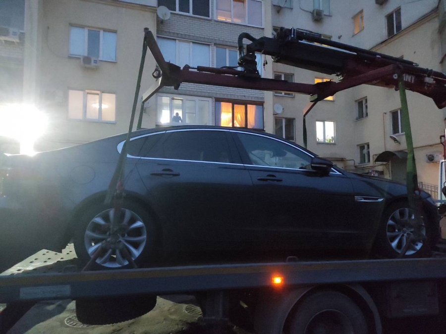 Саратовец выплатил долг банку в 900 тысяч рублей после ареста «Ягуара»