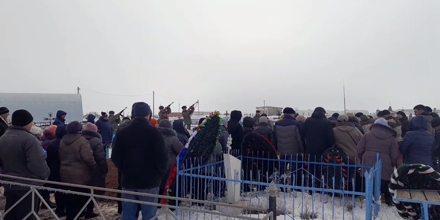 В Ершовском районе похоронили погибших на СВО Алексея Лаптева и Юрия Кащеева