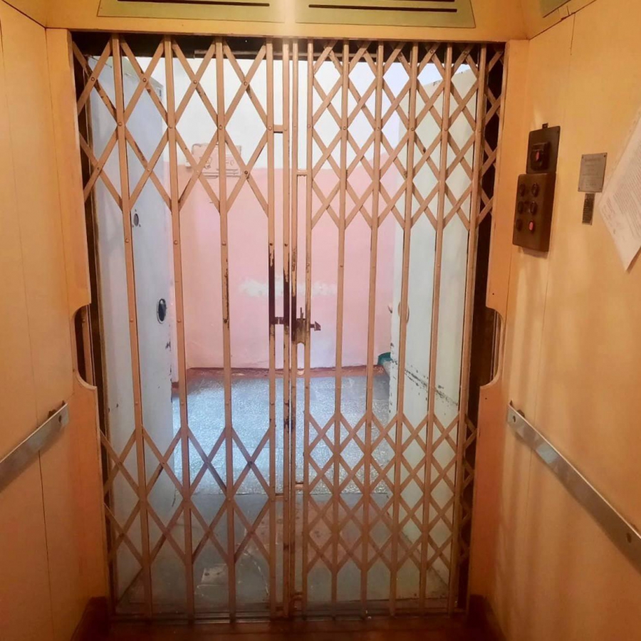 В Ртищевской больнице заменят «пожилой» лифт: он отработал 60 лет