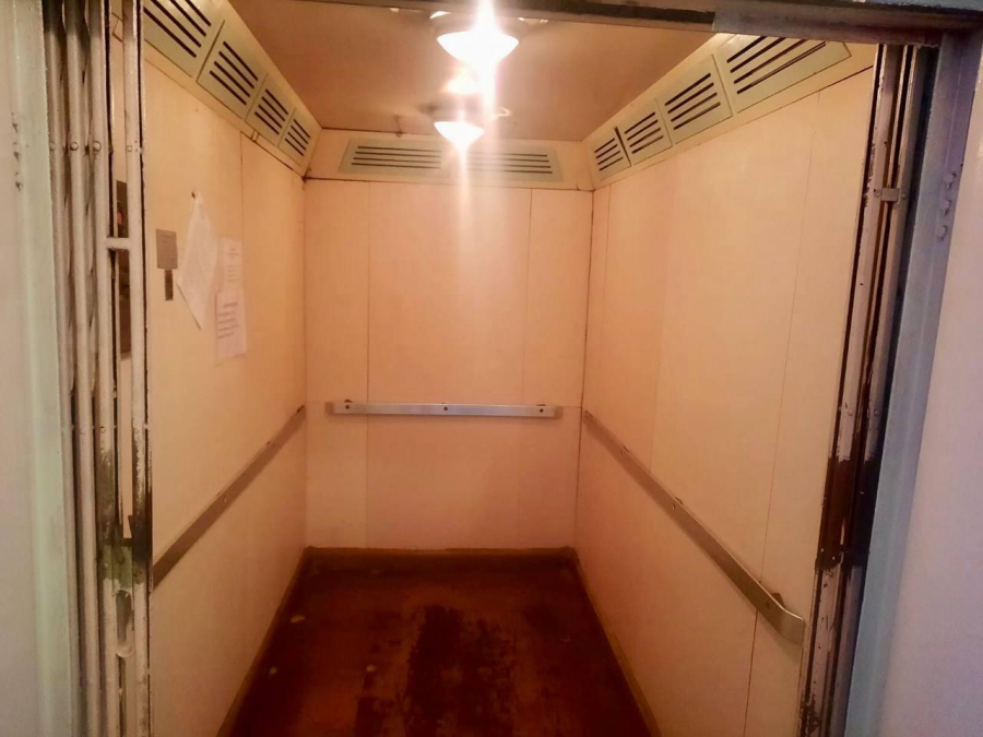 В Ртищевской больнице заменят «пожилой» лифт: он отработал 60 лет