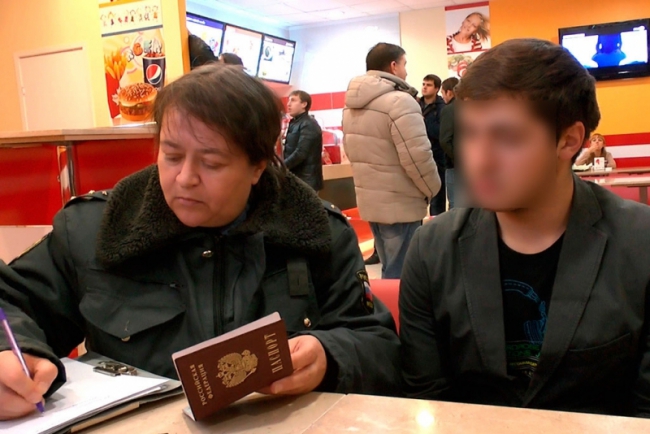 Полицейские нашли нарушения в кафе-кальянной на Московской