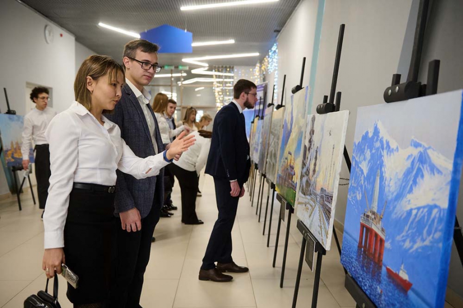 Накануне 60-летия «Газпром трансгаз Саратов» состоялась презентация выставки «Энергия ПАО «Газпром». Индустриальный пейзаж»