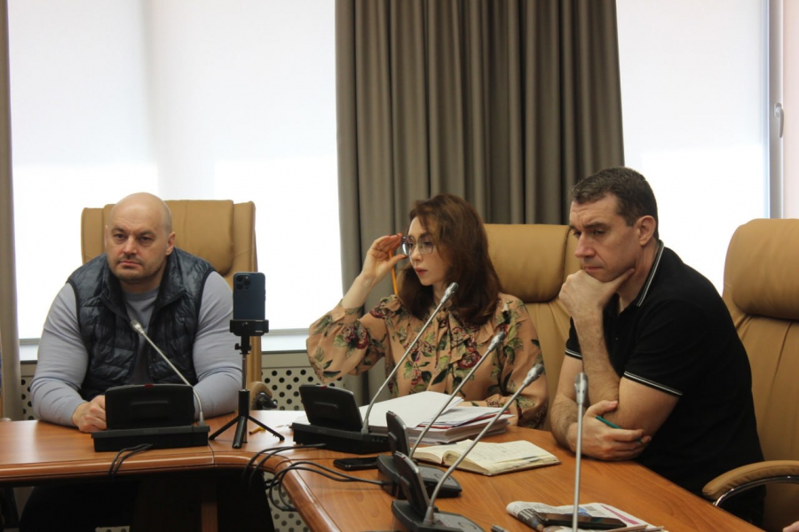 Стройка путепровода в Жасминном вызвала снижение ремонта дорог в Саратове