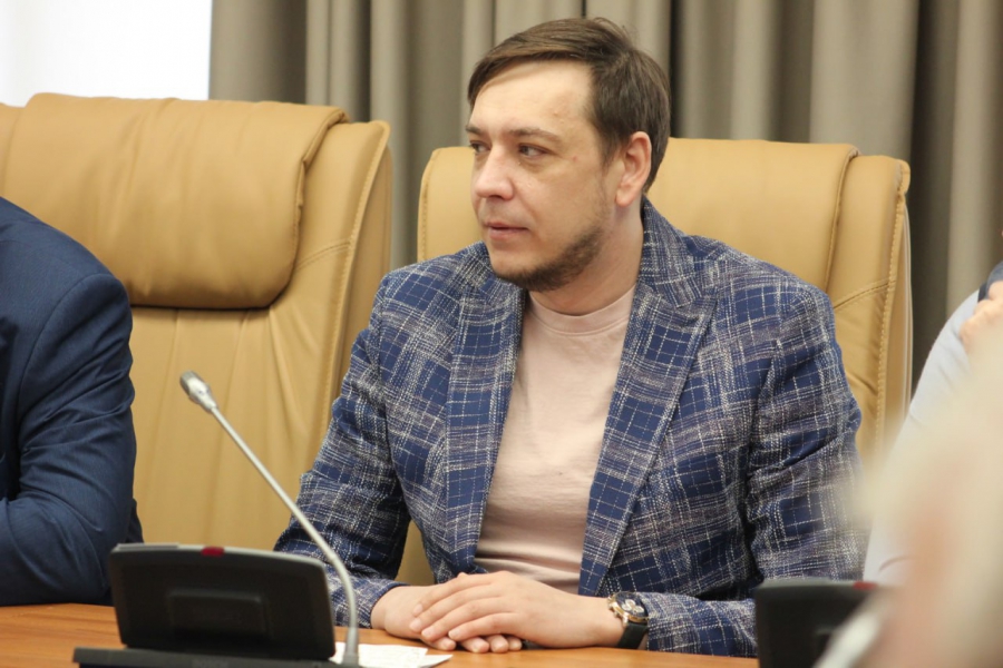 Стройка путепровода в Жасминном вызвала снижение ремонта дорог в Саратове