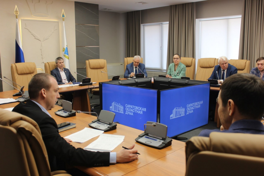 Стройка путепровода в Жасминном вызвала снижение ремонта дорог в Саратове