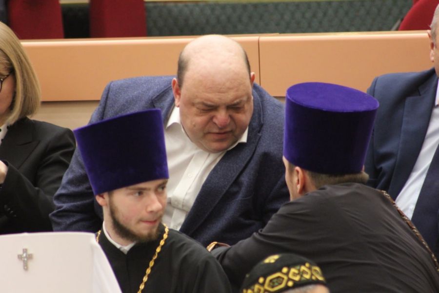 В Саратовской области с начала мая поднимут зарплаты водителям «скорых»