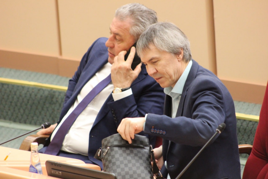 В Саратовской области с начала мая поднимут зарплаты водителям «скорых»