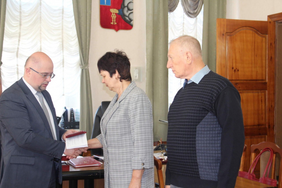 В Петровском районе родителям погибшего в СВО бойца передали орден Мужества