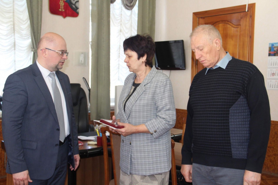 В Петровском районе родителям погибшего в СВО бойца передали орден Мужества