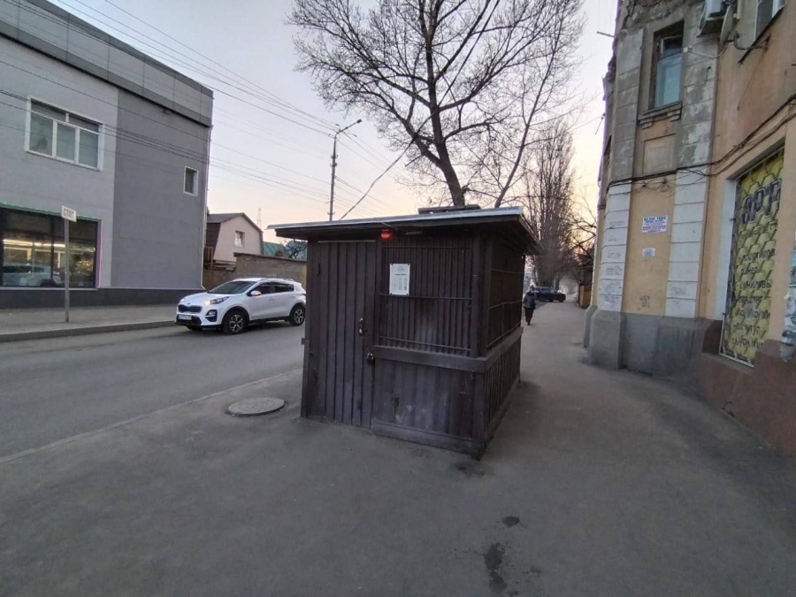 На Крайней демонтировали незаконный ларек «Табак»