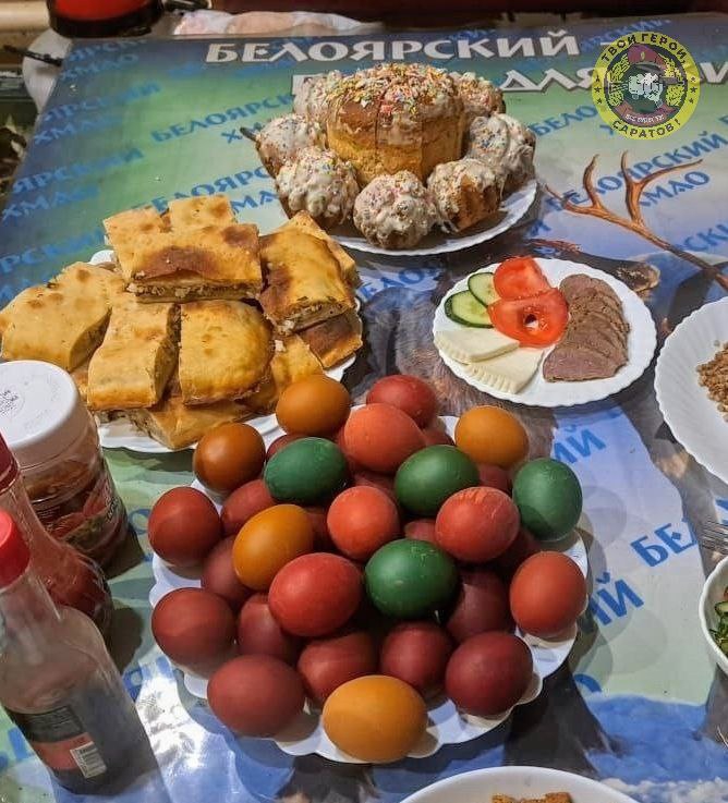 Саратовские бойцы СВО под звуки стрельбы и взрывов отметили Пасху с африканцами