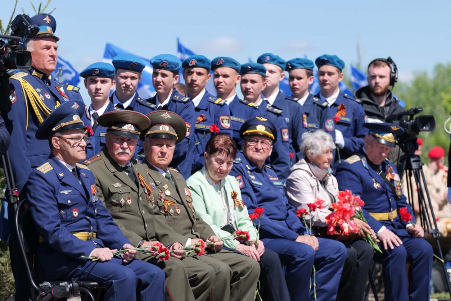 В парке «Патриот» в Энгельсе зажгли новый Вечный огонь