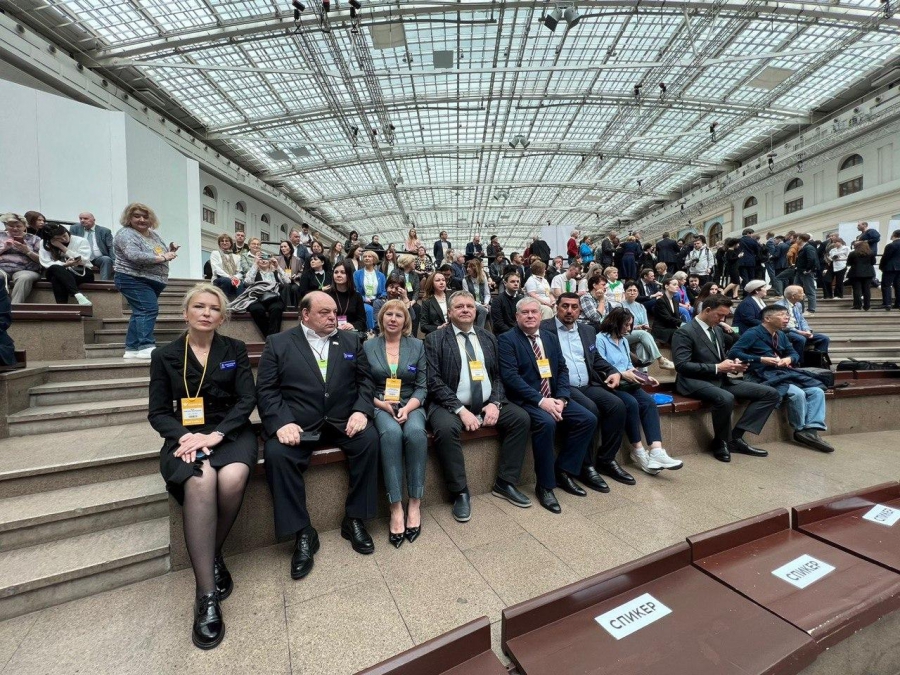 Главе Минздрава РФ показали разработанный в Саратове ЭКГ-регистратор