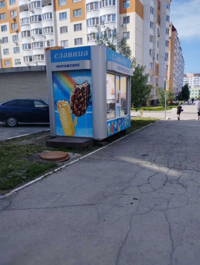 Жители Солнечного-2 возмутились размножению ларьков в зеленых зонах