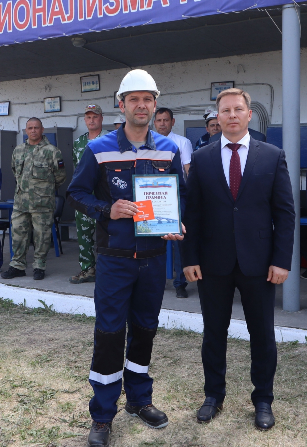 Точность и безопасность выполнения работ оттачивали сотрудники «Облкоммунэнерго» на специализированном полигоне