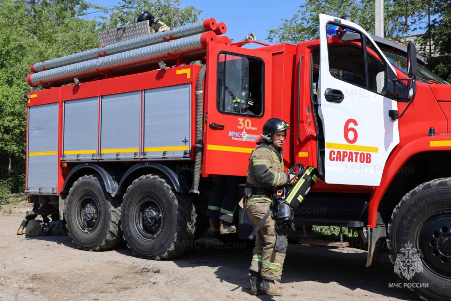 В Саратове пожарные спасали «окровавленных» людей на взрывоопасном предприятии