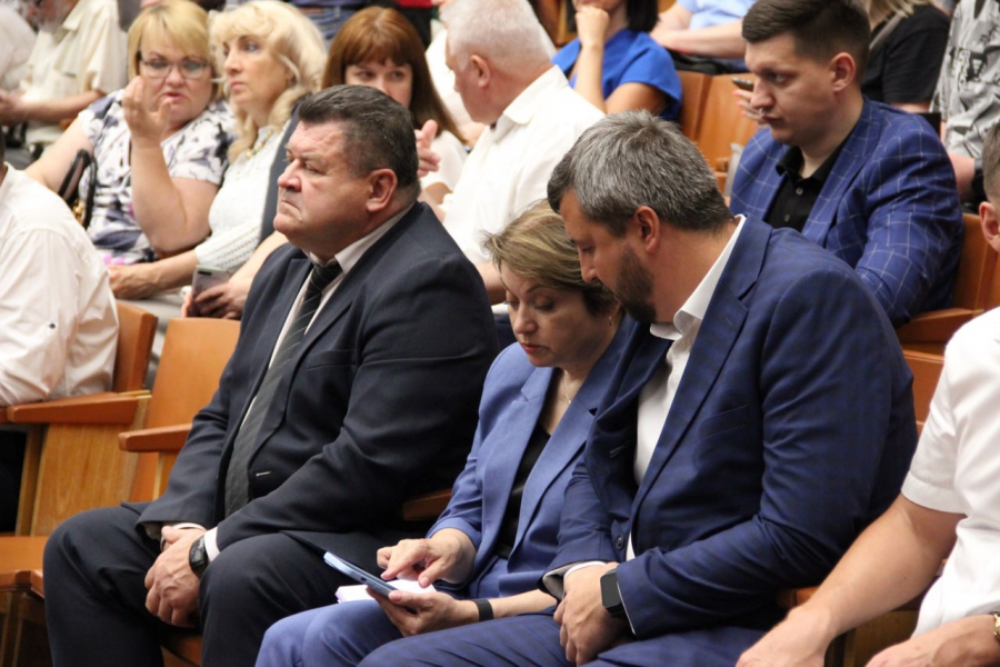 Володин призвал работать во дворах Саратова, как на фронте