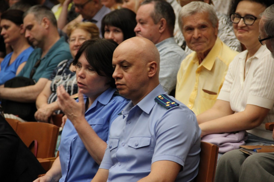 Володин призвал работать во дворах Саратова, как на фронте